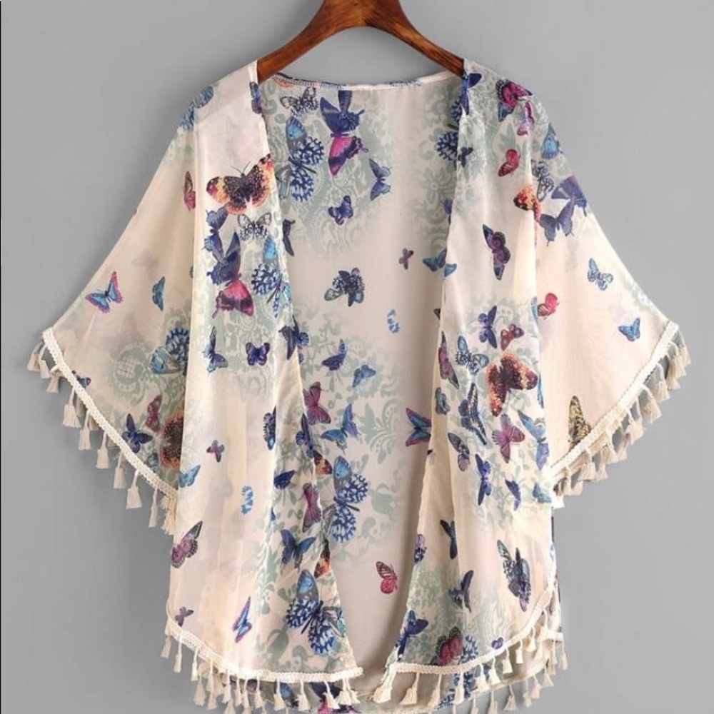 Butterfly print fringe cover. Lightweight